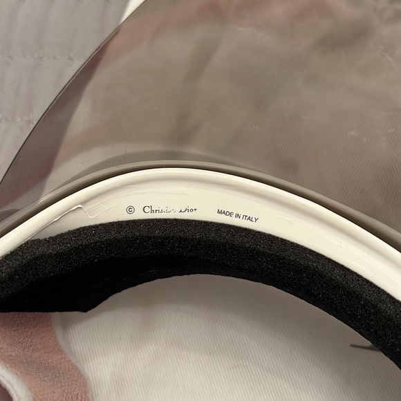 Christian Dior Sun Visor - Picture 3 of 12